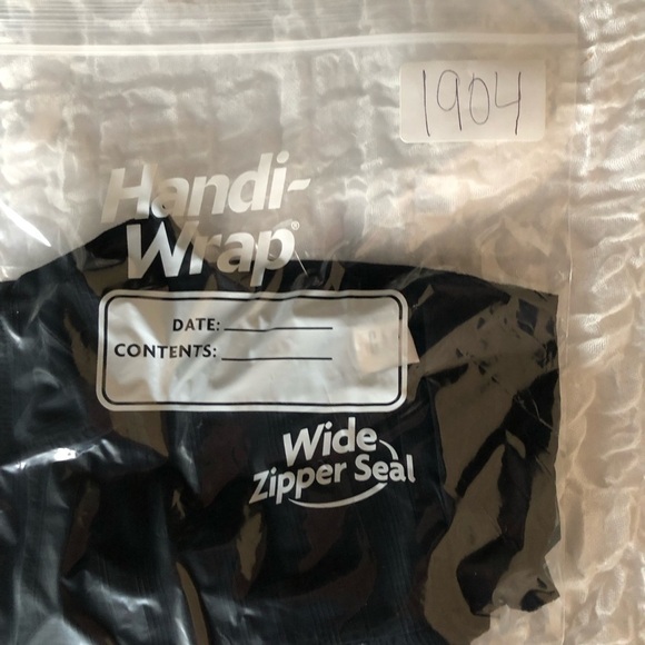 Gap Black NWT Tank - Picture 5 of 5